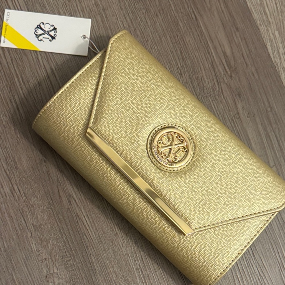 Christian Lacroix Glam Gold Caviar Clutch W/ Crossbody Chain 9” x 5” x 1” NEW ❣️